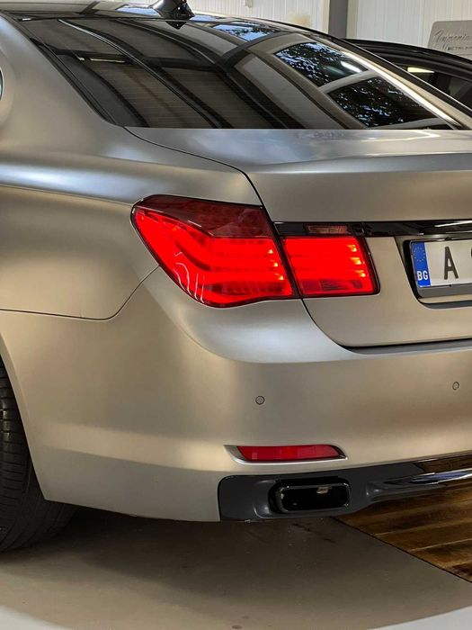 BMW 750i xDrive F01 • 2009 г. Индивидуален салон и боя сив мат