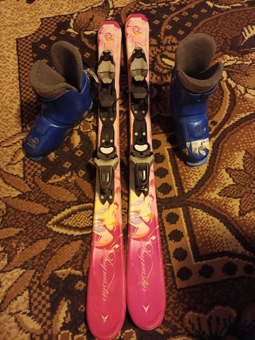 Vând schiuri copii