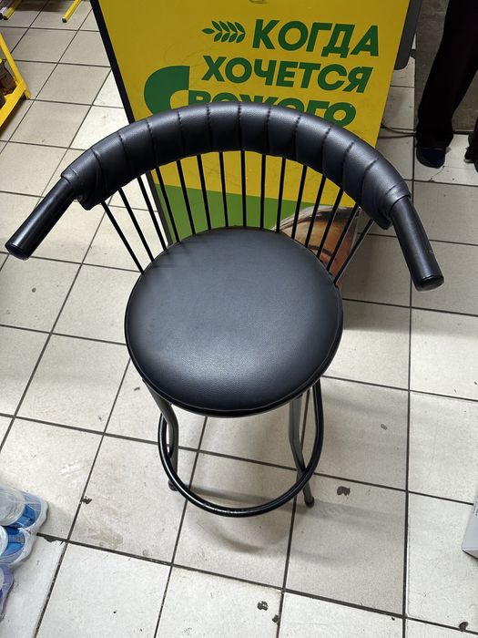 Продается барный стул