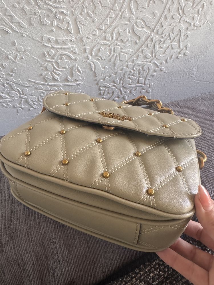 Оргинална Guess чанта