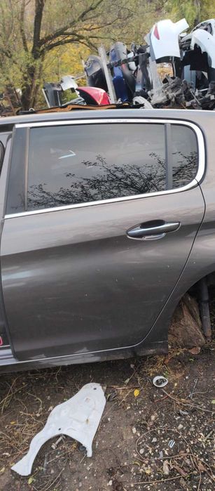 задна лява врата Peugeot 308