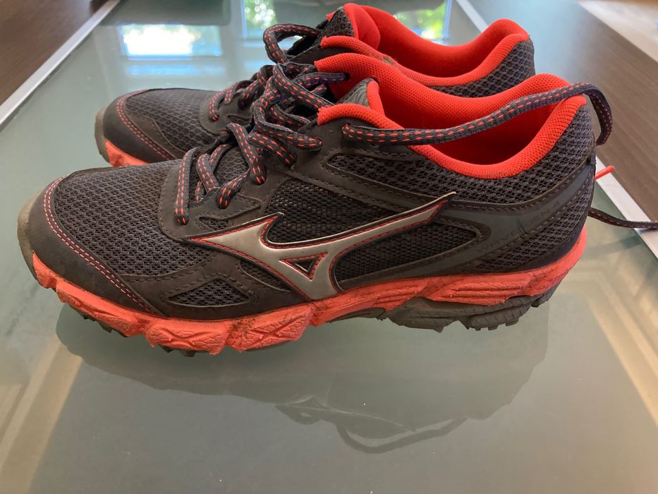 MIZUNO Wave Kien 4 // размер 36.5