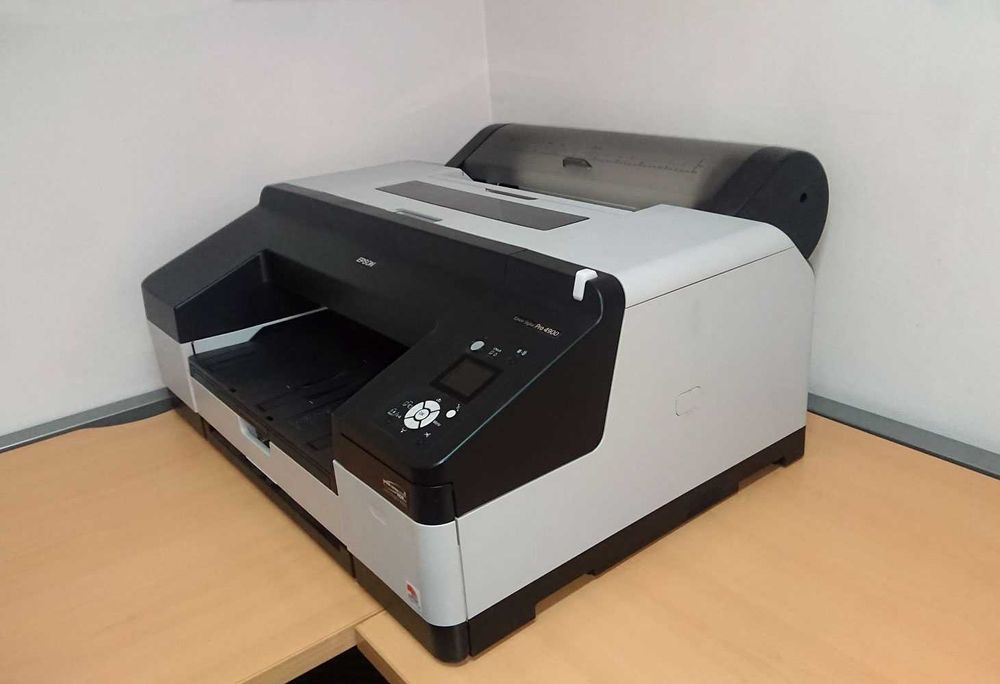 Фотопринтер Epson Stylus Pro 4900 (17") и Плотер HP Designjet T120 24"