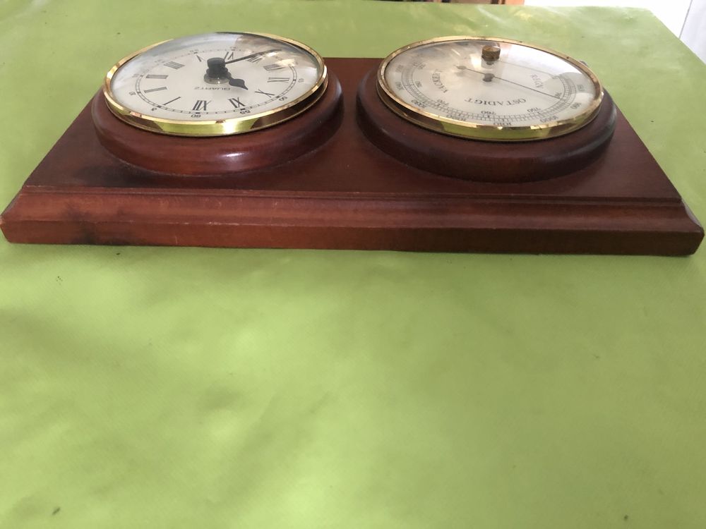 Barometru naval cu ceas, danez,pe suport din lemn