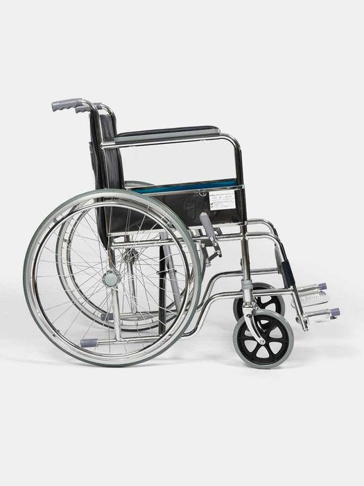 Инвалидная коляска с ручным управлением, твердые колеса