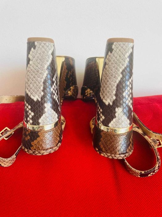 Vând sandale Michael Kors , mărimea 5 (35), foarte confortabile