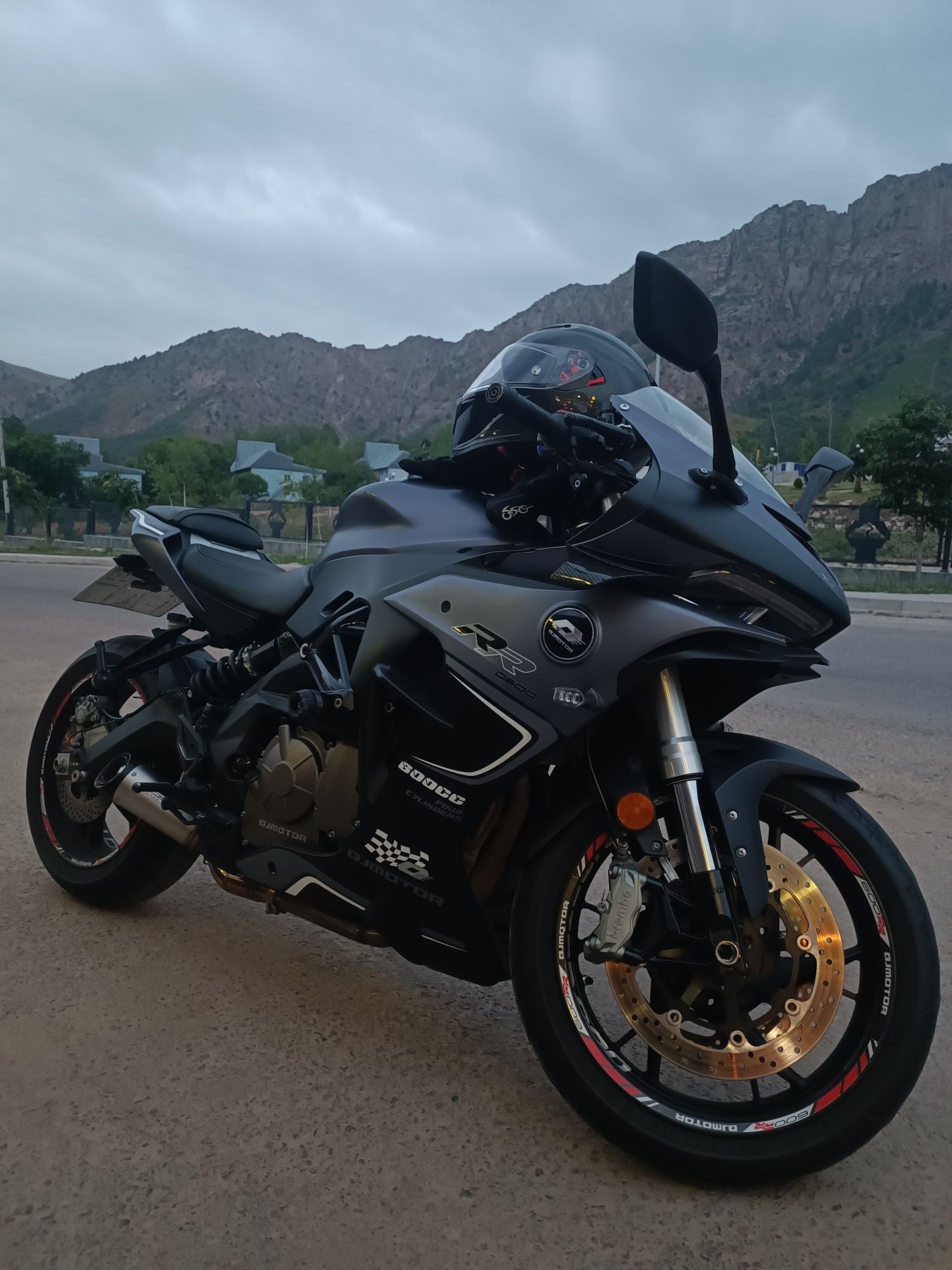 Qj moto 600rr sotiladi IDEAL holati