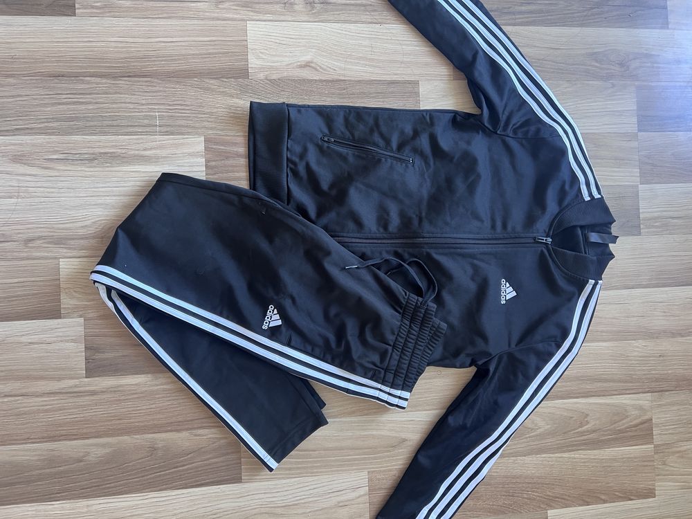 Анцунг на Addidas