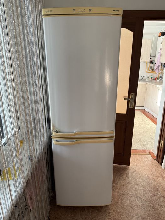 Холодильник samsung