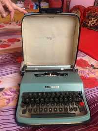 Vând mașină de scris Olivetti lettera 32, 1979, nouă