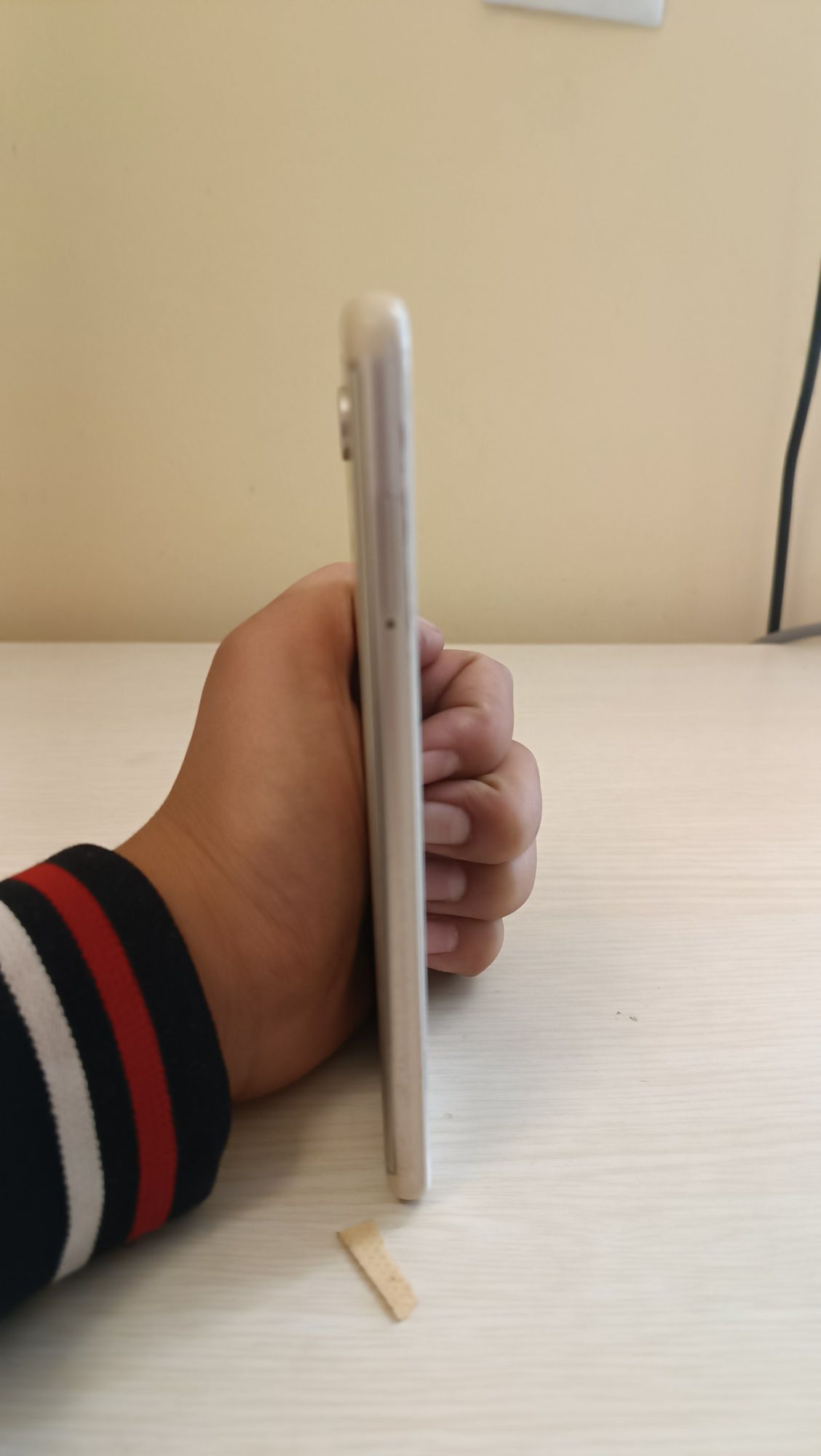 Redmi 5 oladiganlar srochna yozsin