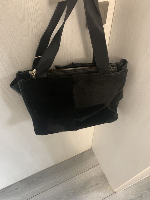 Чантu  Michael  Kors-150лв.Бяла-45лв. Coccinelle-120лв.