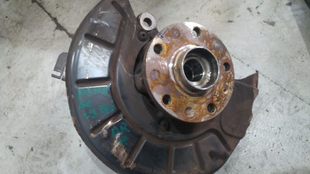 Fuzeta dreapta fata vw golf 5 1.9 tdi