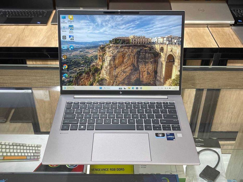 HP ZBook 14 G10 Core i7-1365U озу16гб 512ssd Nvidio Quadro RTX A500