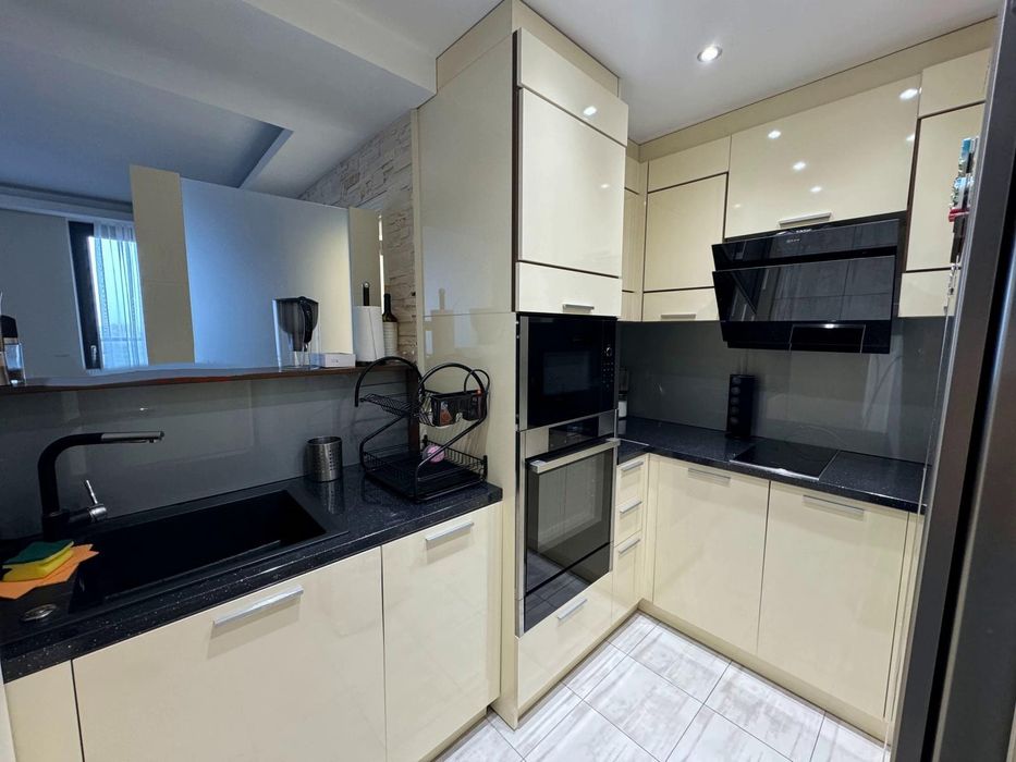 Дава се под наем Четиристаен апартамент в София, Красна поляна 3 - 220 кв.м за 1450 € - Снимка #1