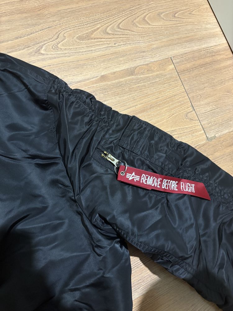 Бомбър яке Alpha industries M oversized