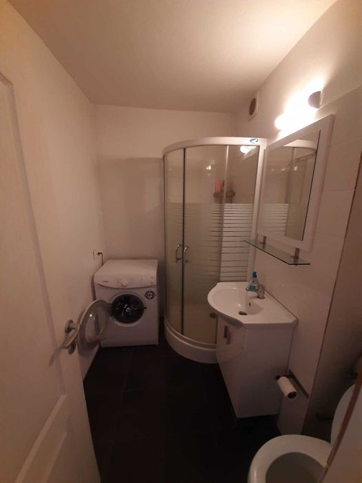 Proprietar închiriază apartament o camera ultracentral, ISHO, Medicina