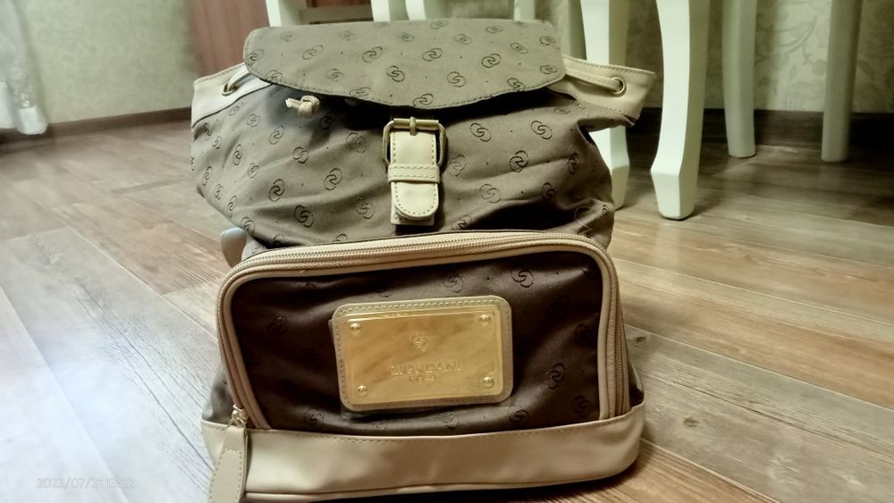 Новое для девочки рюкзак