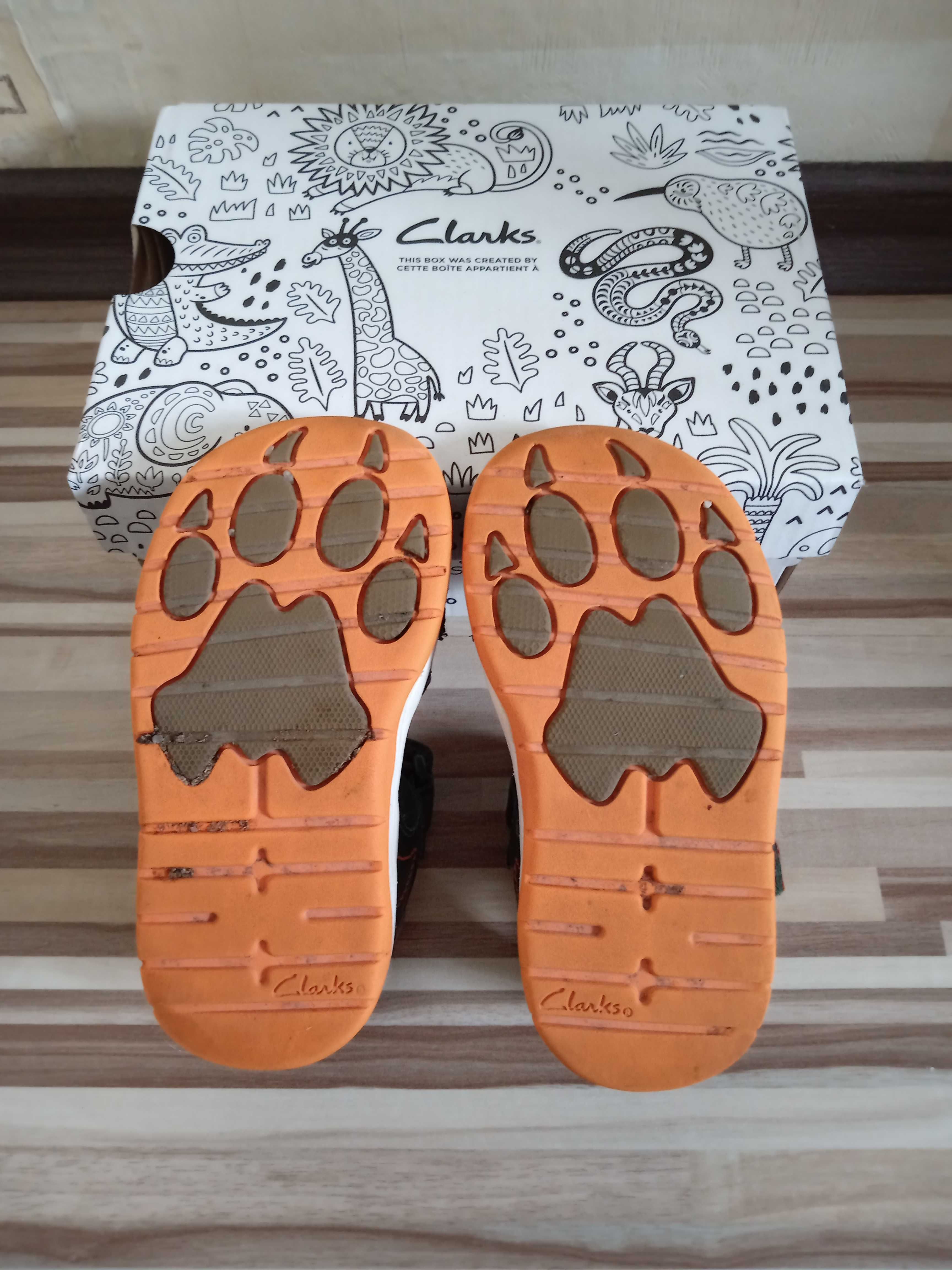 Детски водни обувки и сандали Clark's