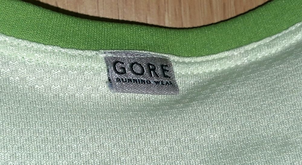 2 Maieuri Sport Heat Gear/Running, femei M