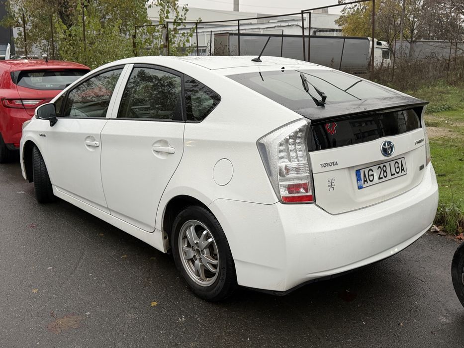Vand Toyota Prius inamtriculat 2012