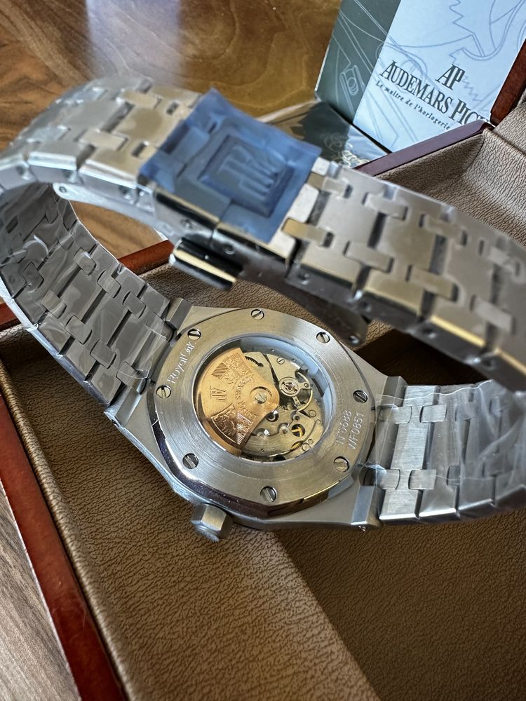 Audemars Piguet Royal Oak 41 mm White Dial