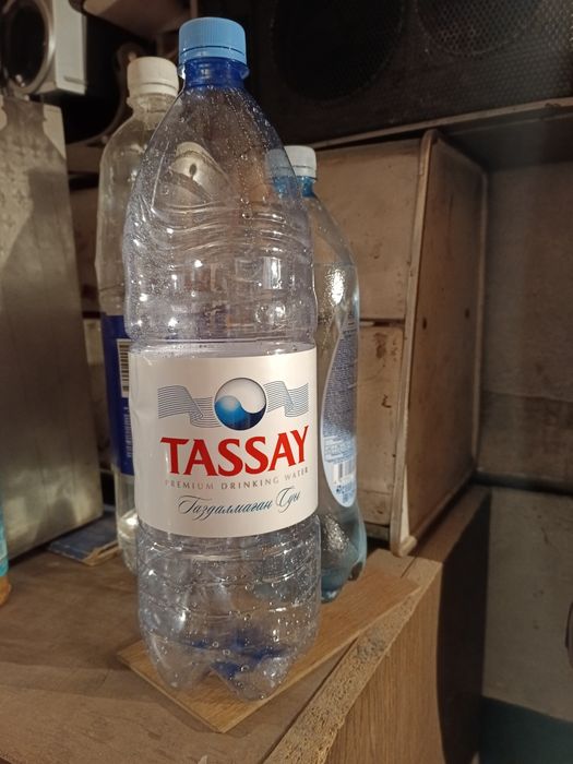 Продам бутылки о,9L, 1,5L и 5L чистые