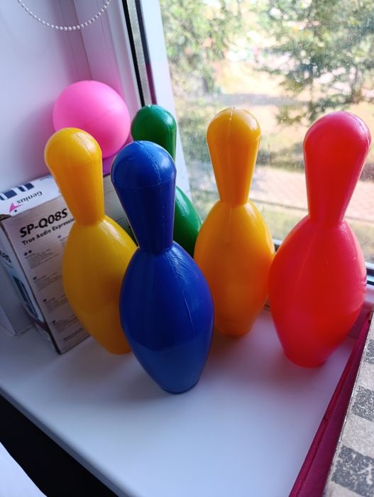 Отдам детские кегли с шариком за большой Сникерс детям