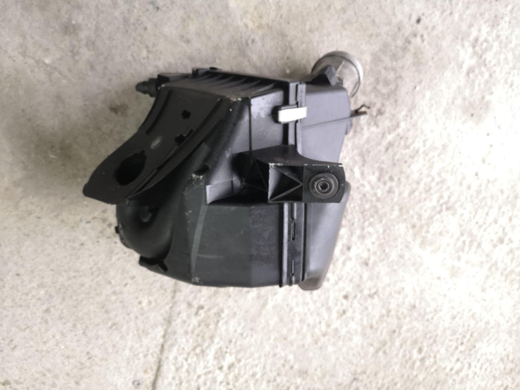 Carcasa filtru aer 2.5 tdi audi a6 c5 4B 2002