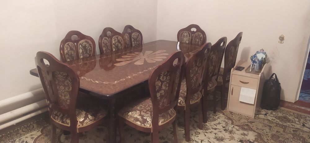 Stol stul sotiladi 10talik