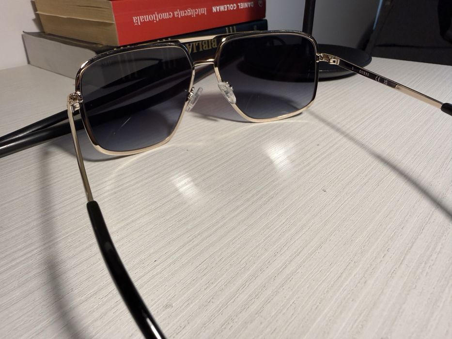 Ochelari de soare GUESS
