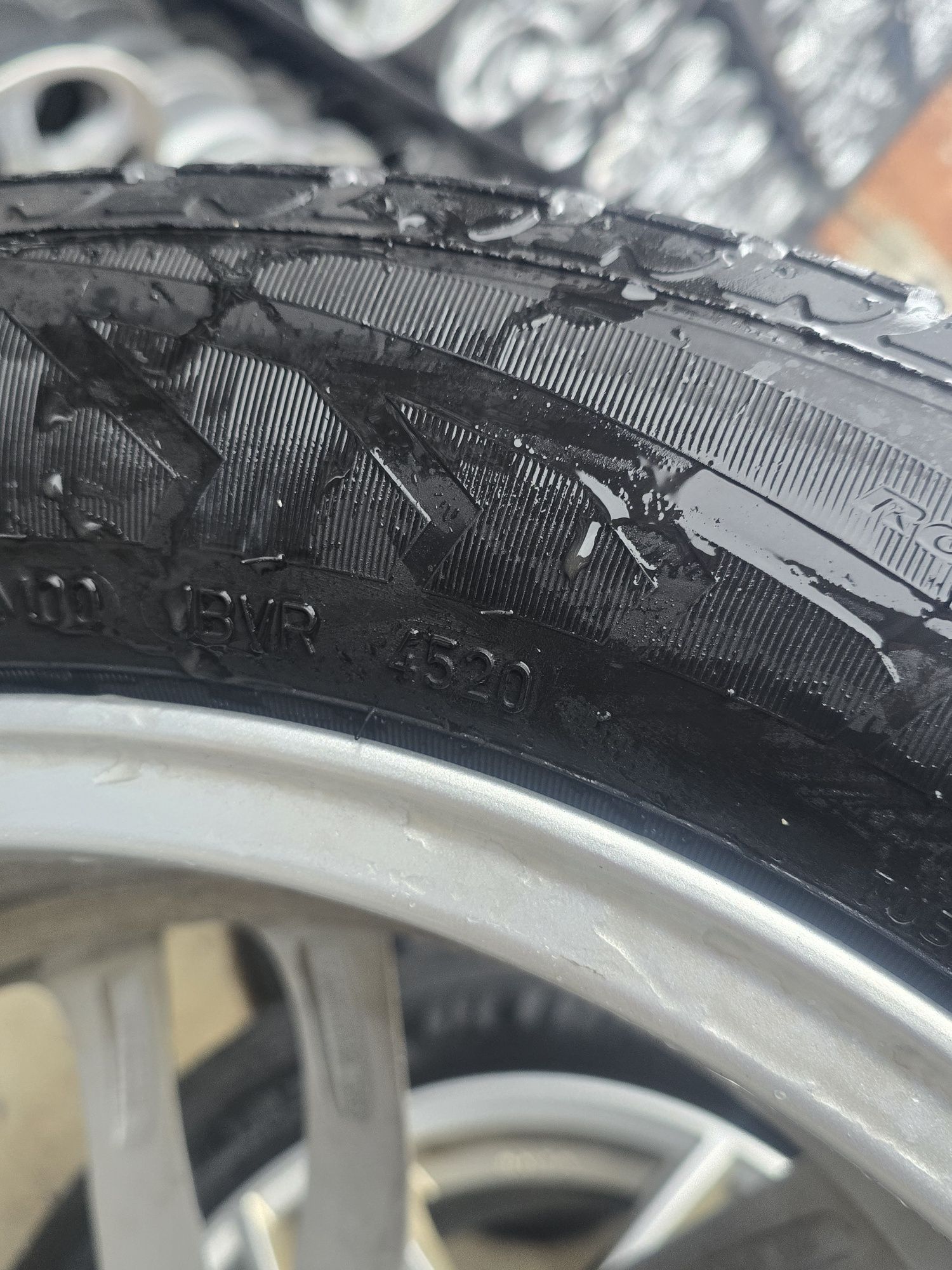4 Броя 225/55/17 Goodyear 2x6,8mm 2x5mm