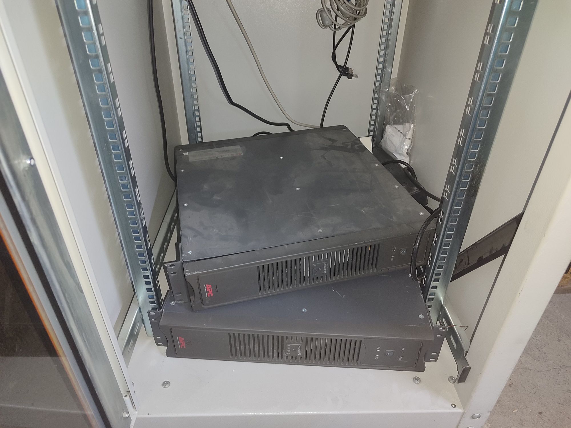 Серверный шкаф. Switch Cisco - 48 ports