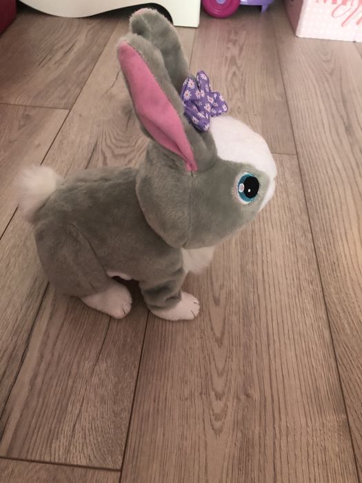 Интерактивно зайче BETSY