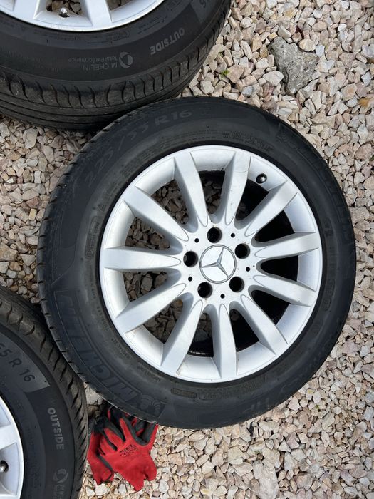 Гуми с джанти Mercedes 16