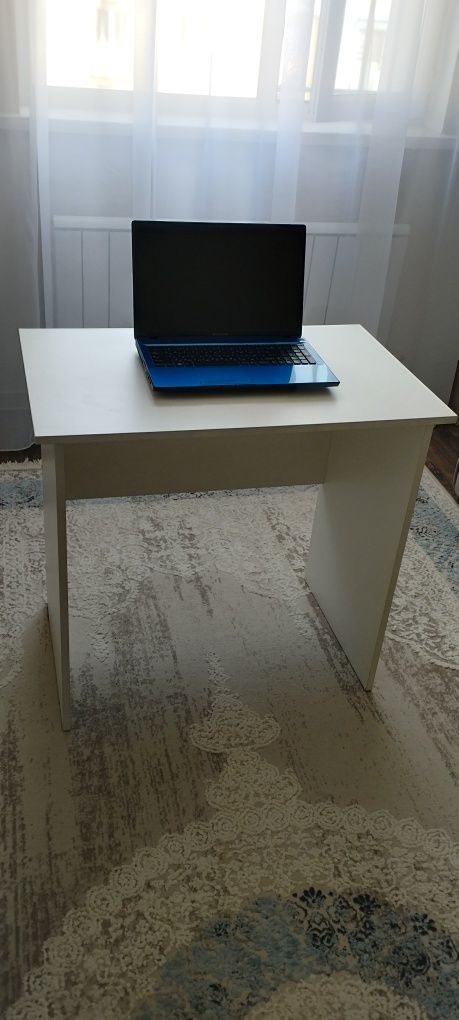 Продам стол парту