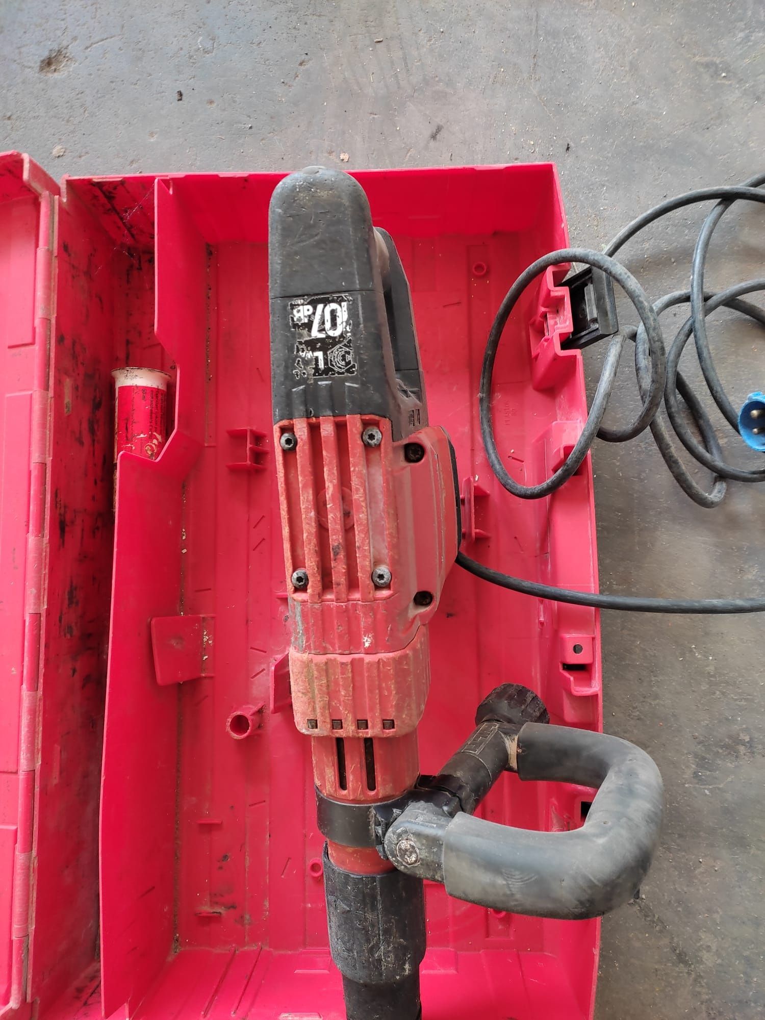 Ciocan demolator Hilti TE 705