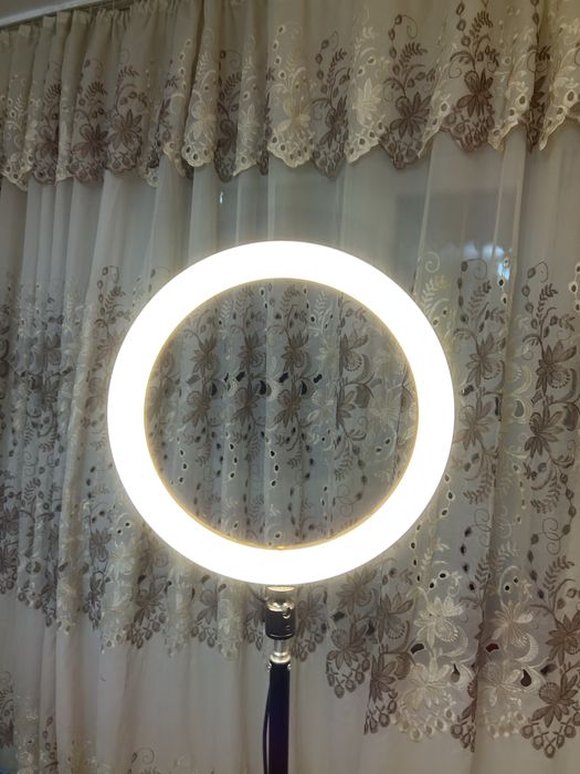 Vand lampa led cu 3 tipuri de culori