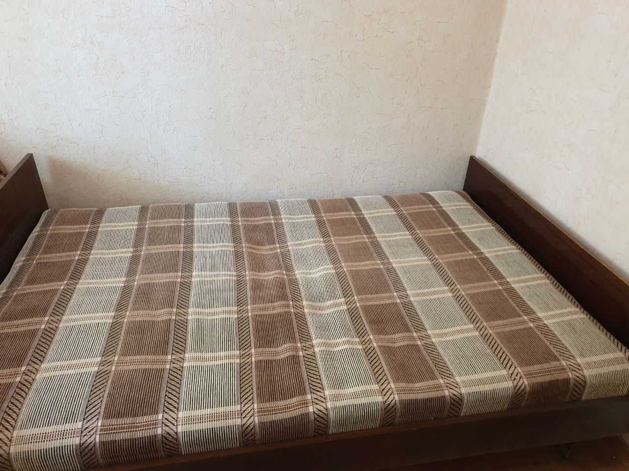 Продается диван и два кресла, кровать полуторка, кухня, прихожая