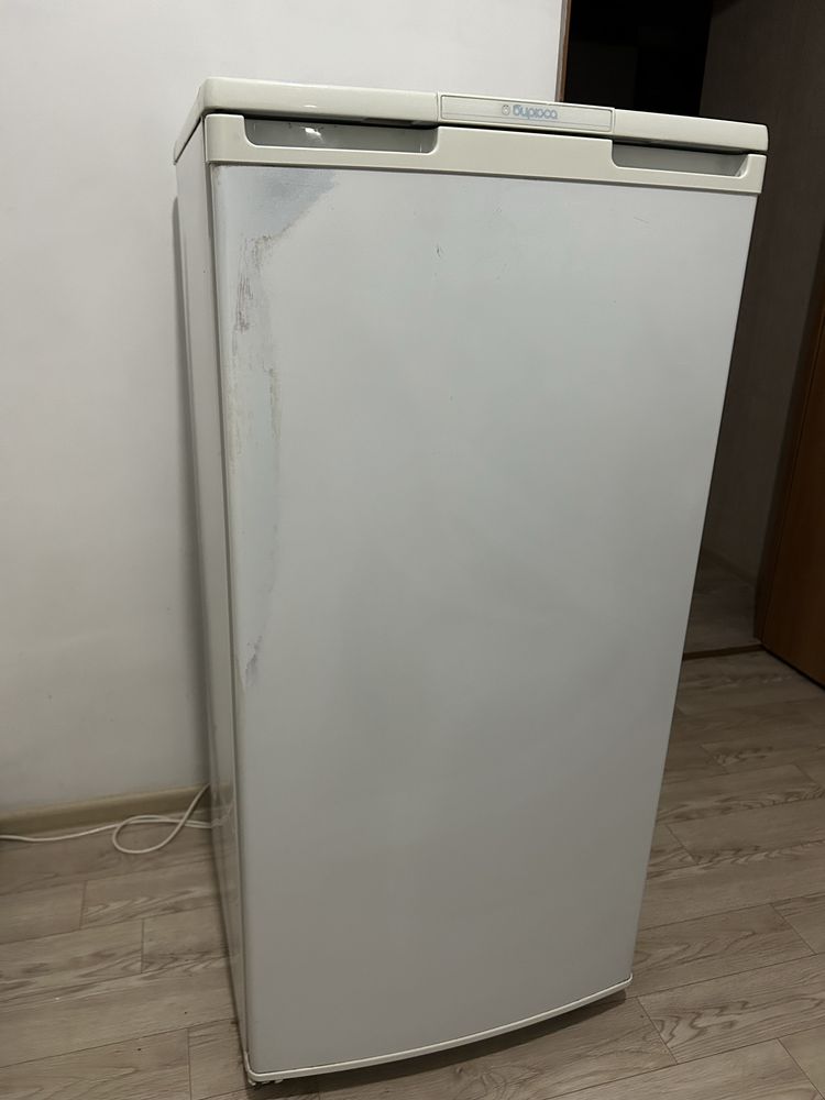Холодильник (бытовой)