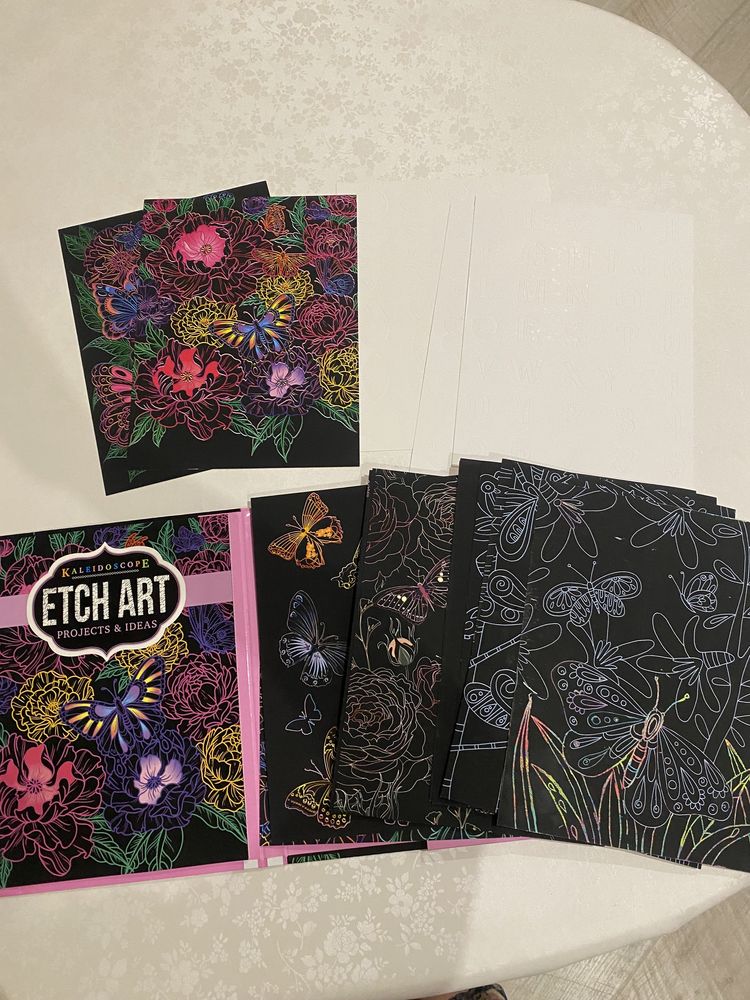 Продам детскую книгу для творчества