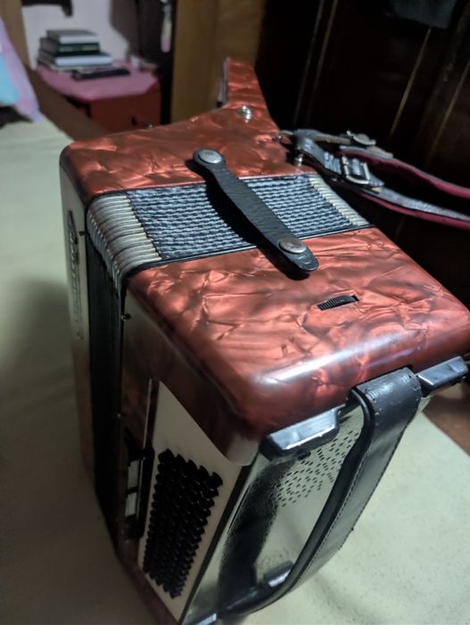 Acordeon Weltmaister 80 basi