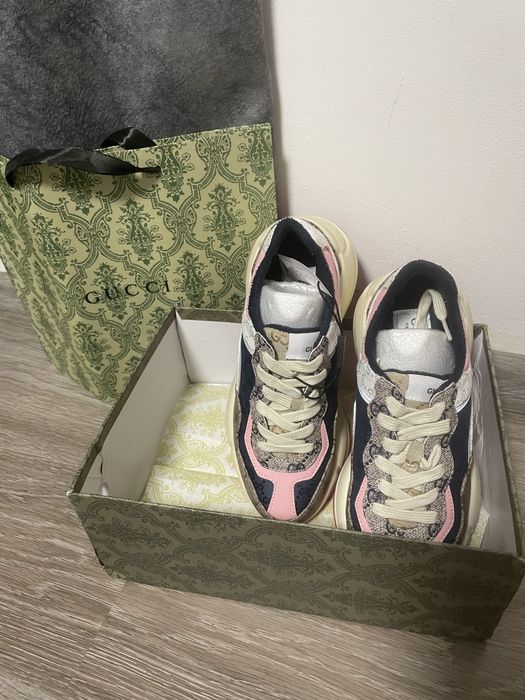 Дамски маратонки Gucci.