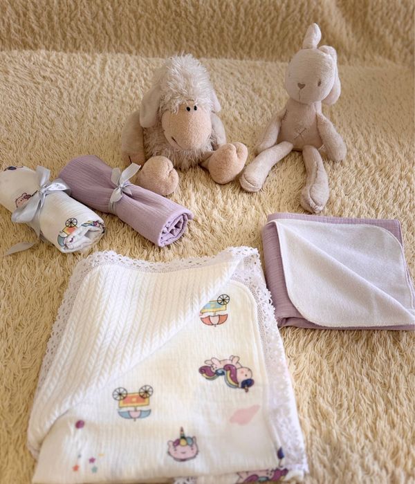 Комплекты для новорожденных.Ручной работы.