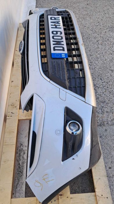 bara fata Ford KUGA an 2009