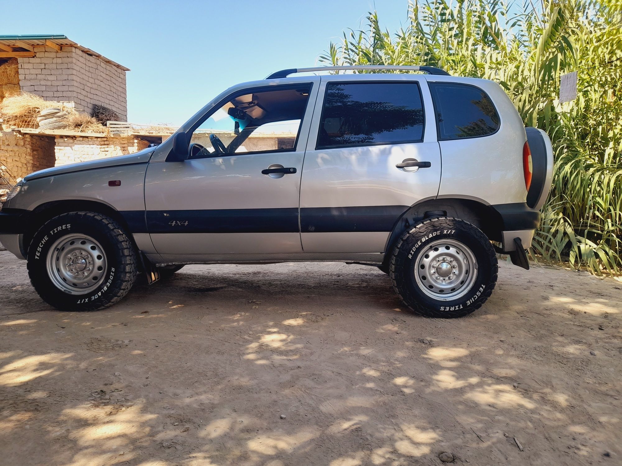 Chevrolet Niva 2004