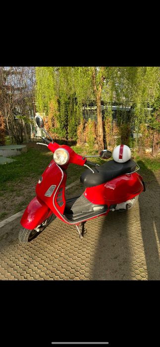 Piaggio Vespa GTS 250