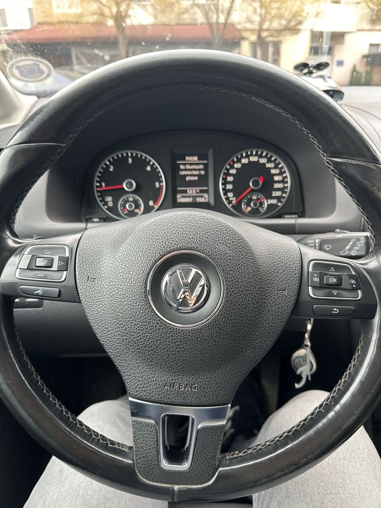 Volkswagen Touran 2012 - 5 locuri