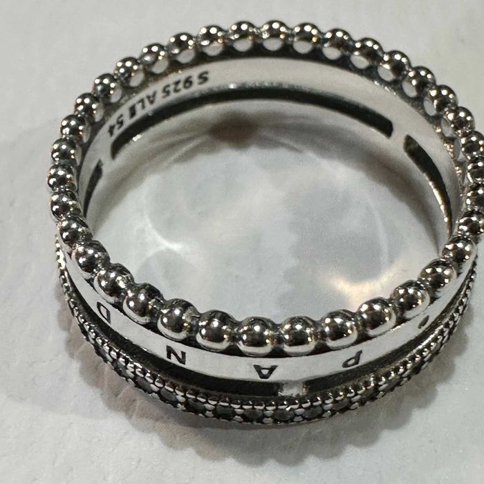 Гривна Пандора|Pandora