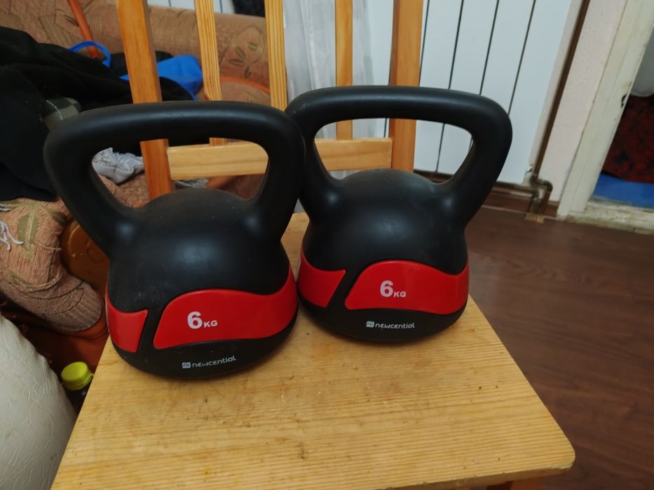 Se vând 2 gantere de 6 kilograme fiecare